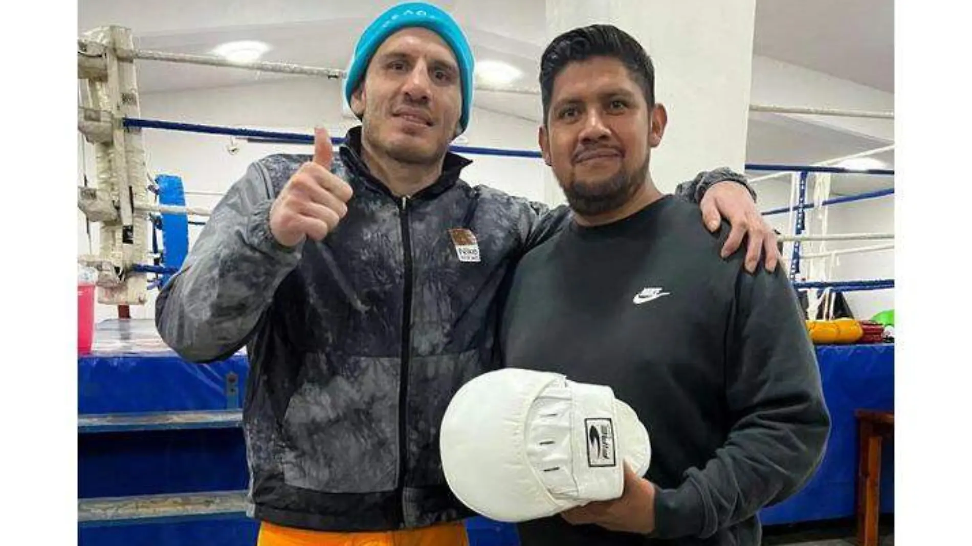 Octavio Lozano apoya al boxeador Omar Chávez en los entrenamientos celebrados en la MalincheFrancisco H. REYES